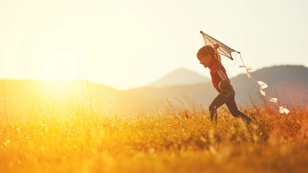 Discover how happiness in body language! Learn the subtle cues and non-verbal signs of joy, and how to understand happiness through posture, gestures, and facial expressions.