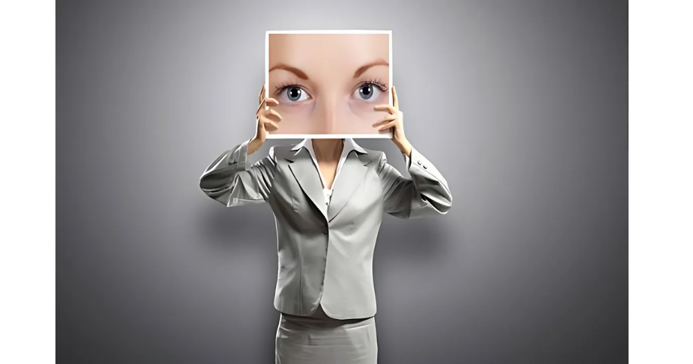 Eye Gaze: Decoding Body Language Through Your Eyes